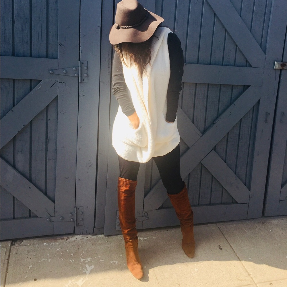 NEW🎈Oversized Ivory/Cream soft Sherpa vest - Picture 2 of 7